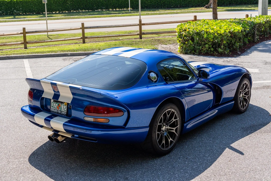 1997 Dodge Viper GTS 2nd Gen - Image 16 of 31