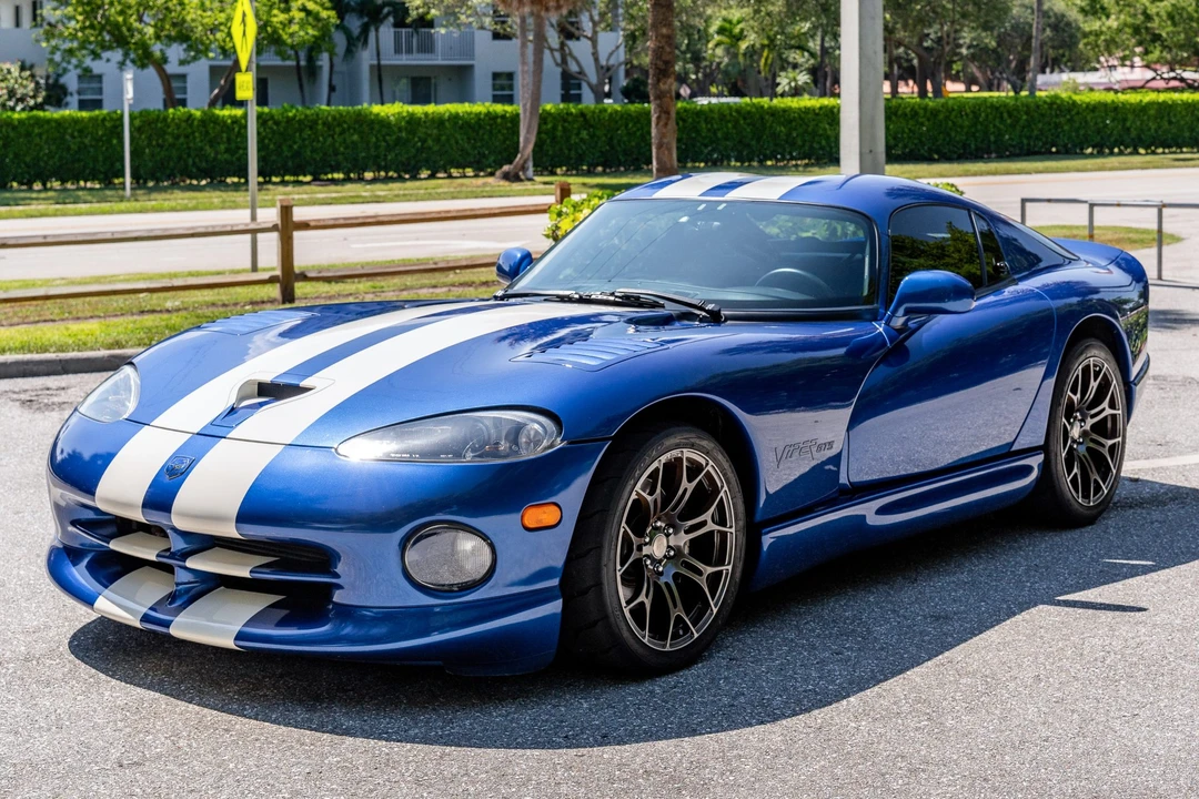 1997 Dodge Viper GTS 2nd Gen - Image 2 of 31