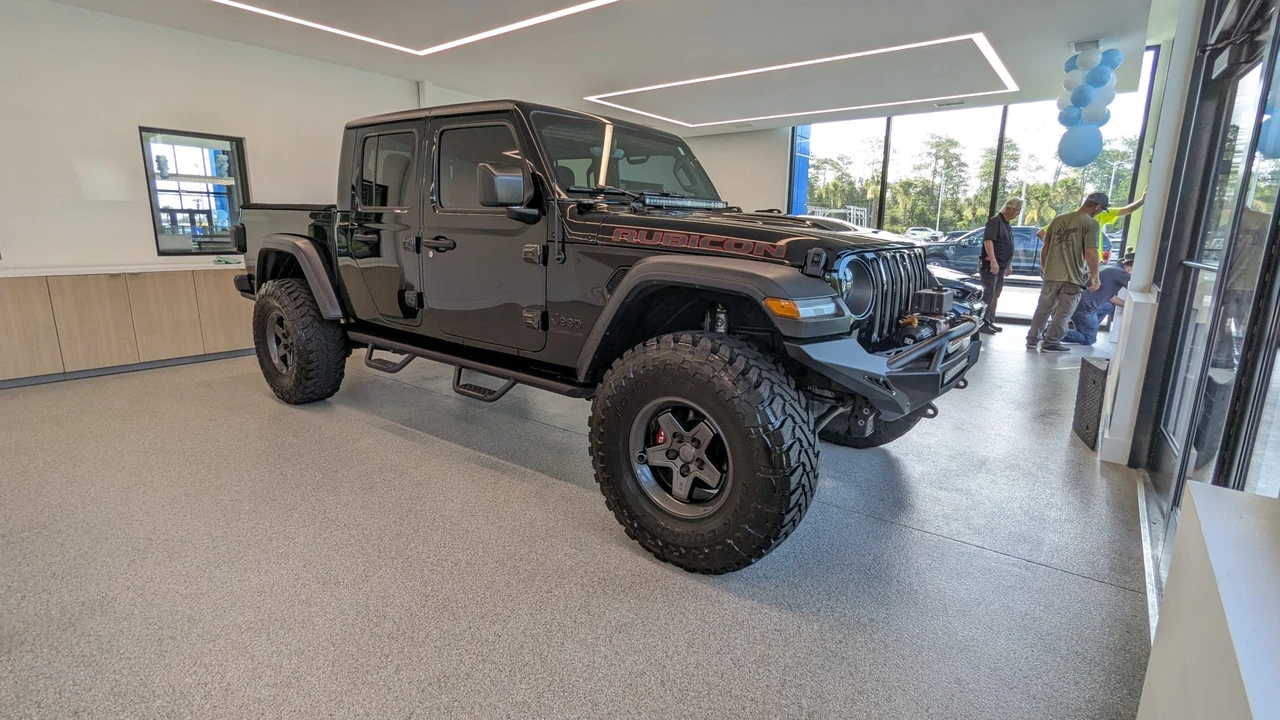 2020 Jeep JT Gladiator - Image 11 of 31