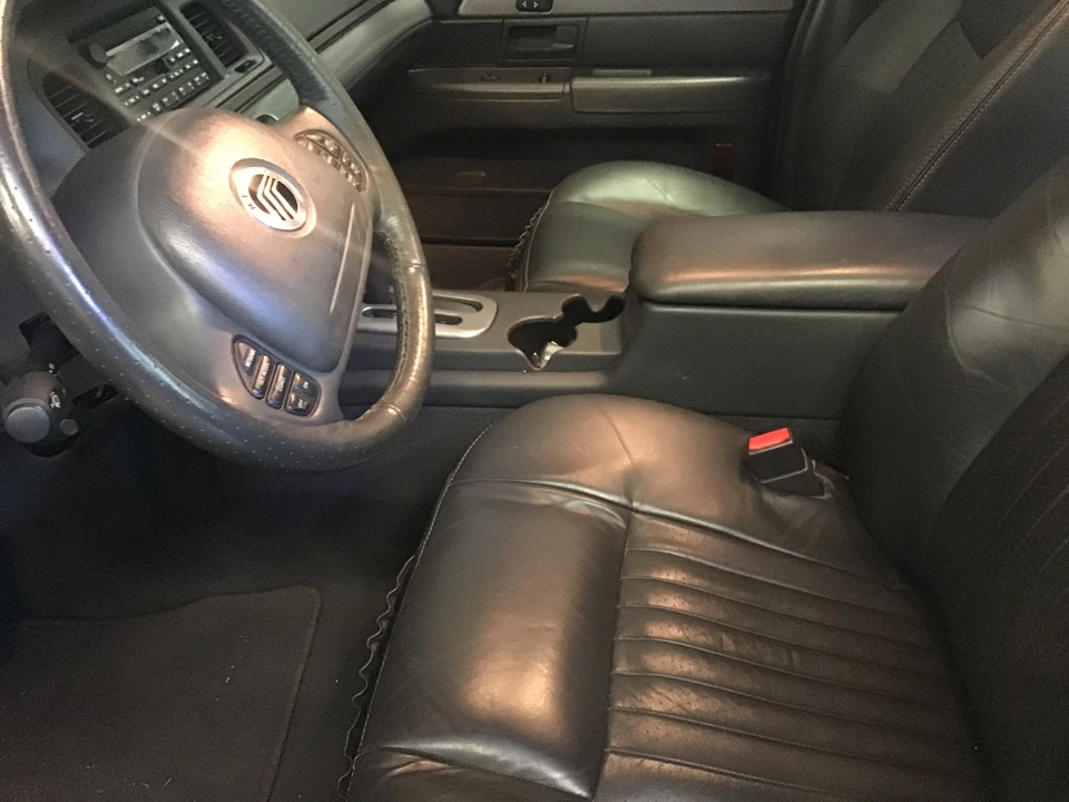 2003 Mercury Marauder - Image 21 of 31