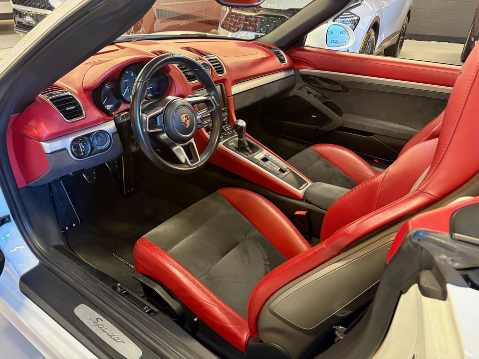 2016 Porsche 981 Boxster Spyder - Image 3 of 7