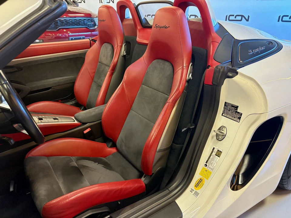 2016 Porsche 981 Boxster Spyder - Image 4 of 7