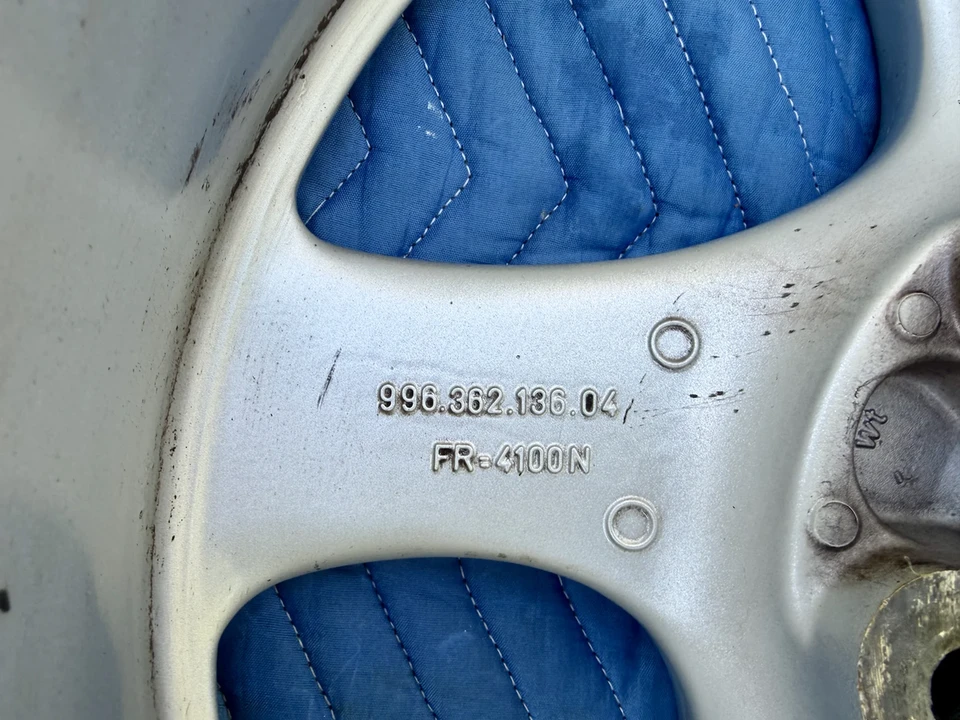 Porsche 996 Carrera - Image 10 of 12