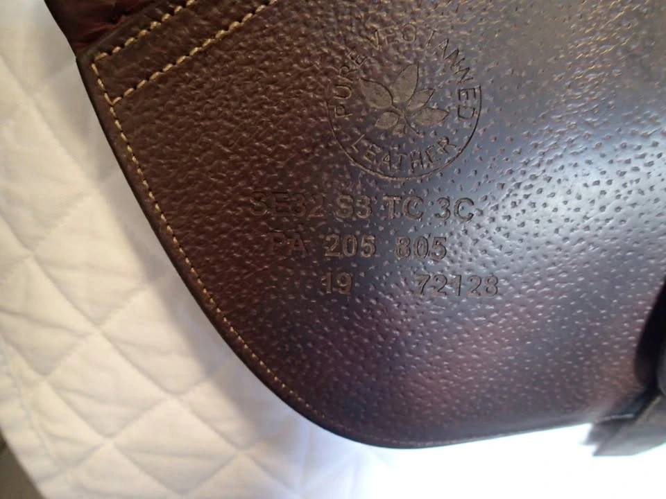 2019 Parts & Memorabilia Seats & Interior - Image 2 of 6