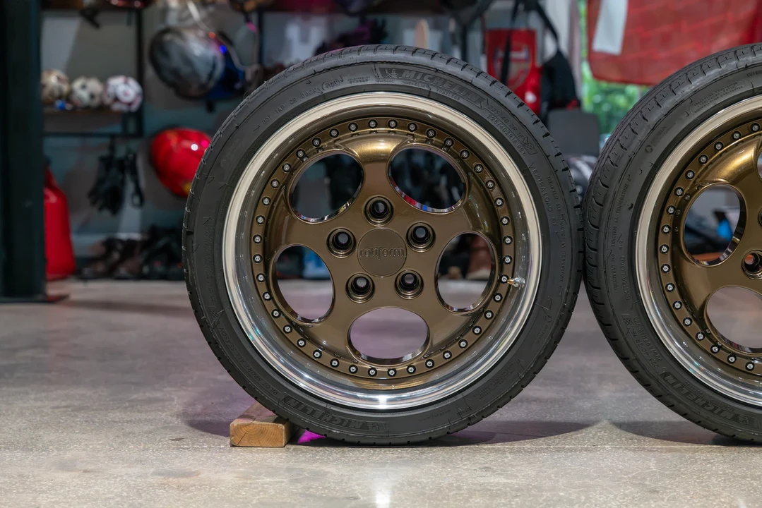 Porsche 964 Carrera - Image 13 of 31