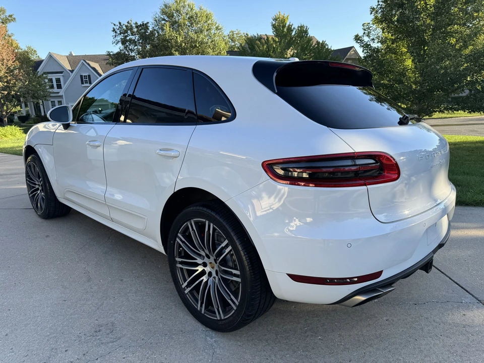 2018 Porsche Macan Turbo - Image 8 of 22