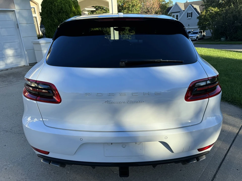 2018 Porsche Macan Turbo - Image 9 of 22