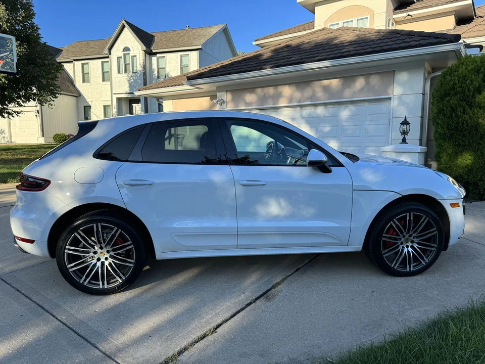 2018 Porsche Macan Turbo - Image 10 of 22
