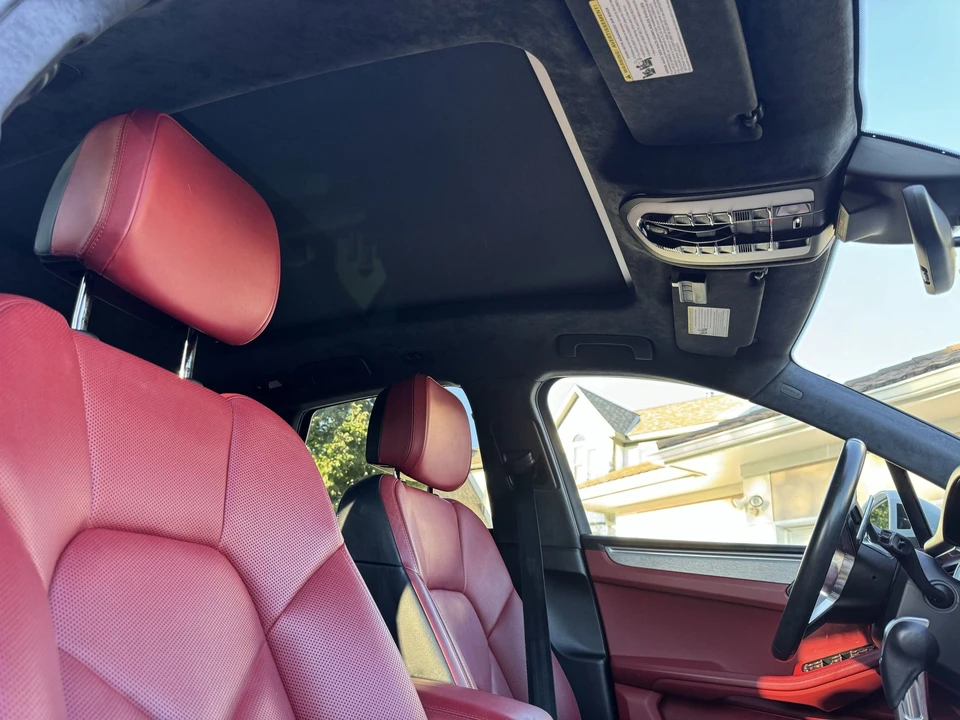 2018 Porsche Macan Turbo - Image 16 of 22