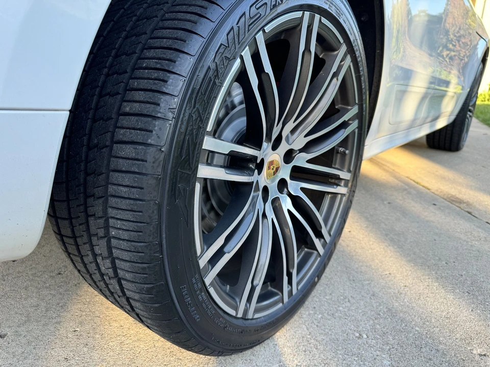 2018 Porsche Macan Turbo - Image 18 of 22