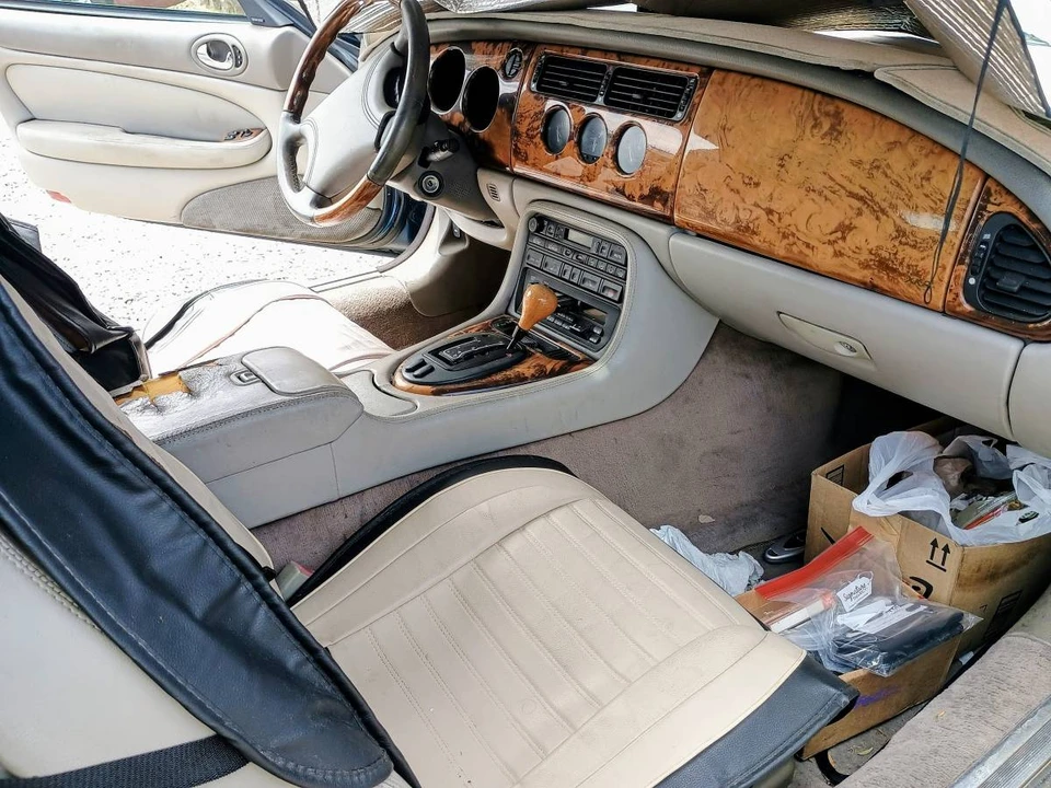 1997 Jaguar X100 XK8 - Image 9 of 14