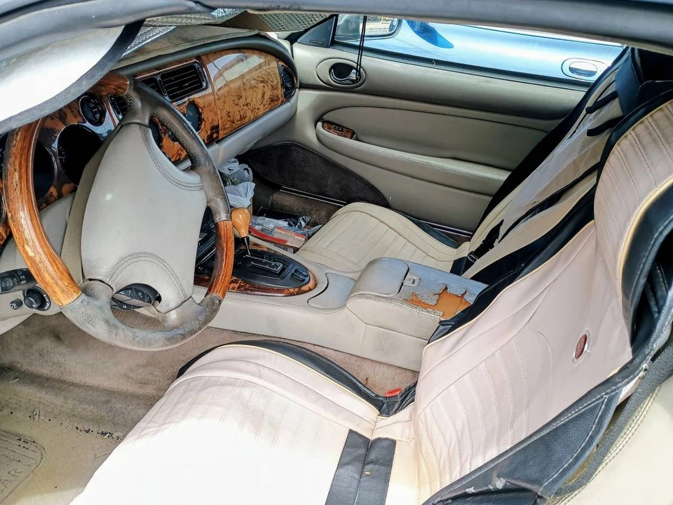 1997 Jaguar X100 XK8 - Image 10 of 14