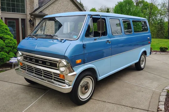1972 Ford Econoline E-200 Club Wagon Chateau