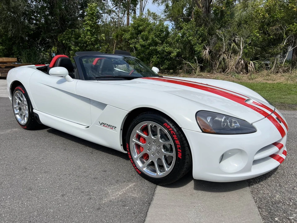 2004 Dodge Viper 3rd Gen - Image 9 of 31