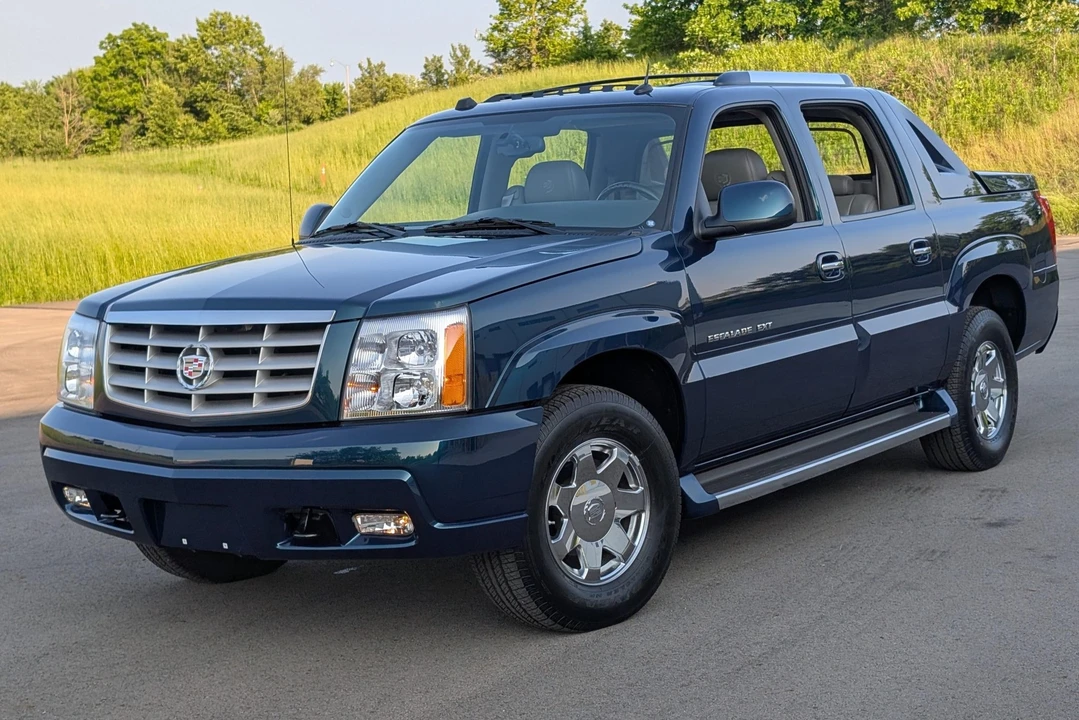 2005 Cadillac Escalade & EXT 2nd Gen - Image 1 of 31
