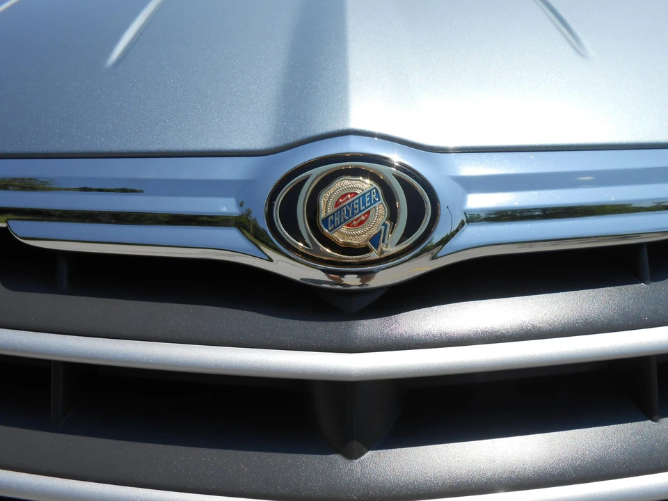 2005 Chrysler Crossfire - Image 23 of 31