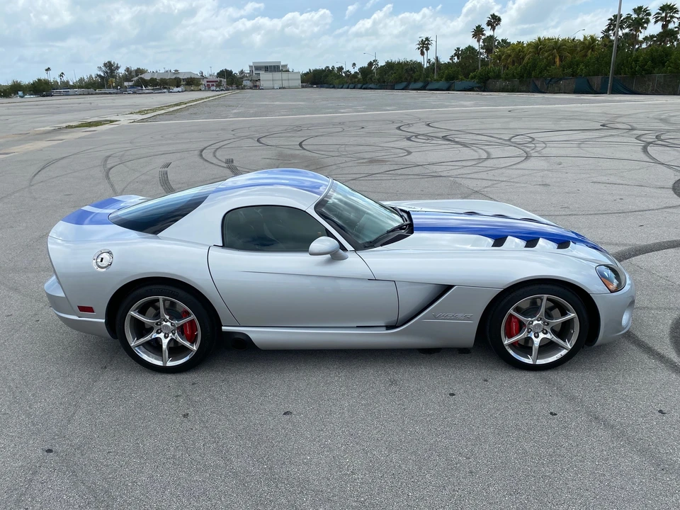 2010 Dodge Viper 3rd Gen - Image 4 of 31
