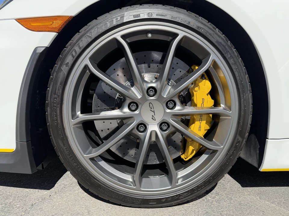 2016 Porsche 981 Cayman GT4 - Image 27 of 31