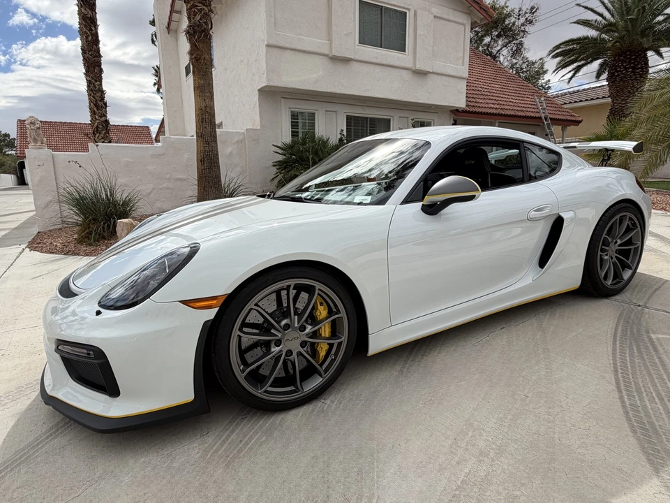 2016 Porsche 981 Cayman GT4 - Image 3 of 31