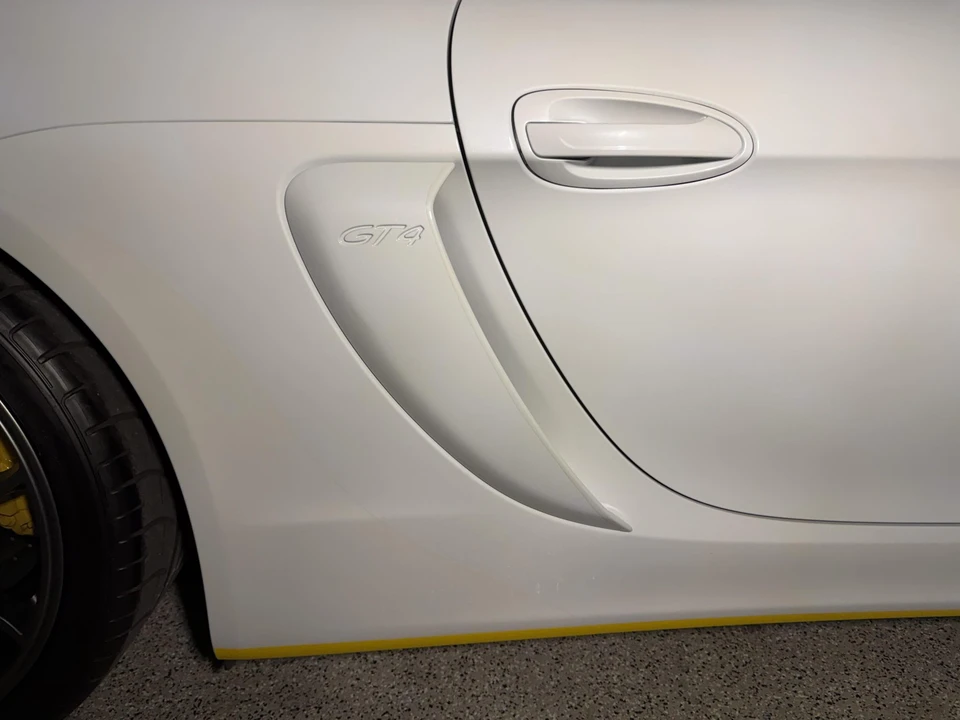 2016 Porsche 981 Cayman GT4 - Image 26 of 31