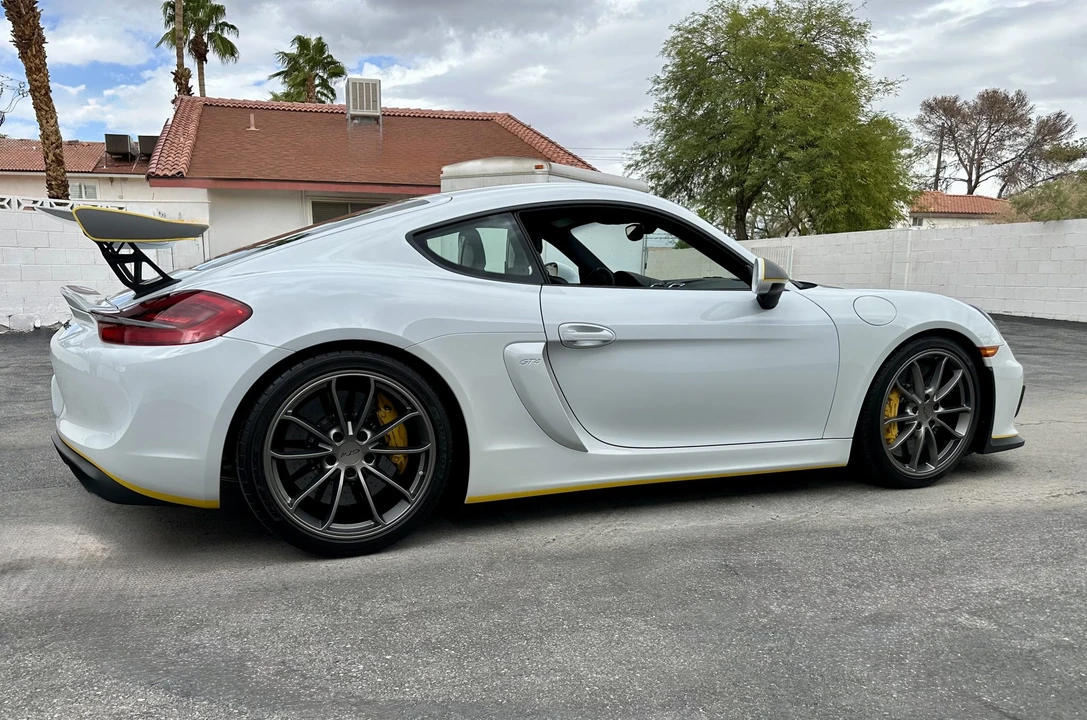 2016 Porsche 981 Cayman GT4 - Image 12 of 31