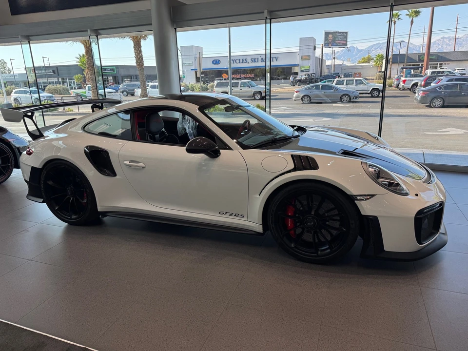 2018 Porsche 991 GT2 RS - Image 2 of 6