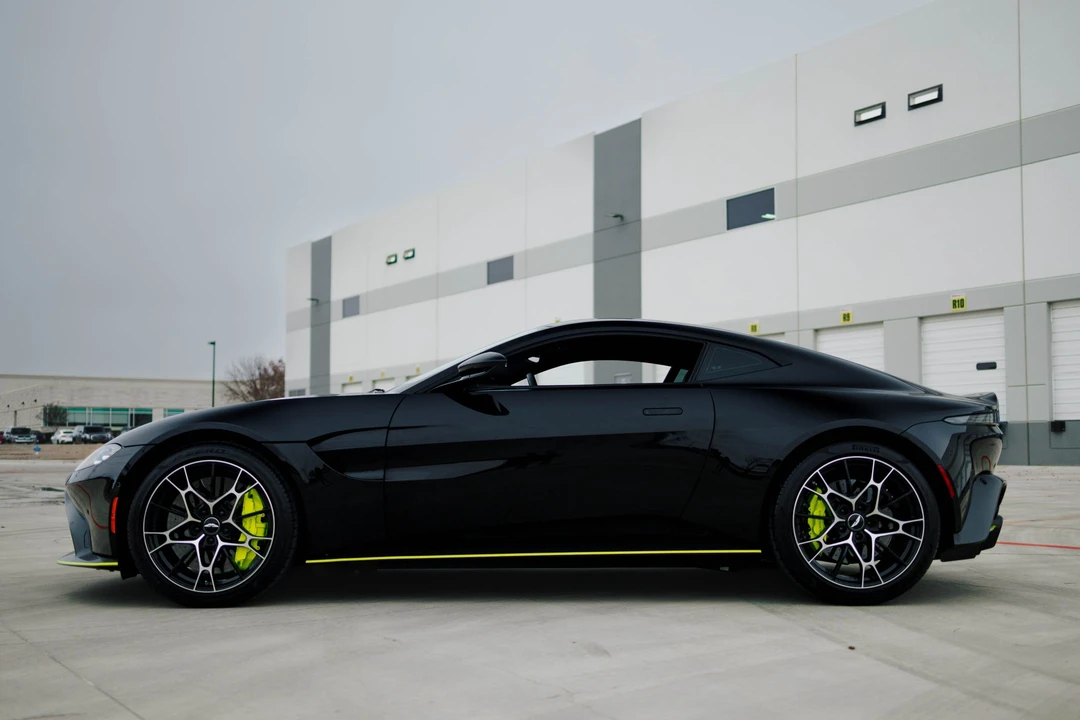 2020 Aston Martin V8 Vantage (2019+) - Image 8 of 31