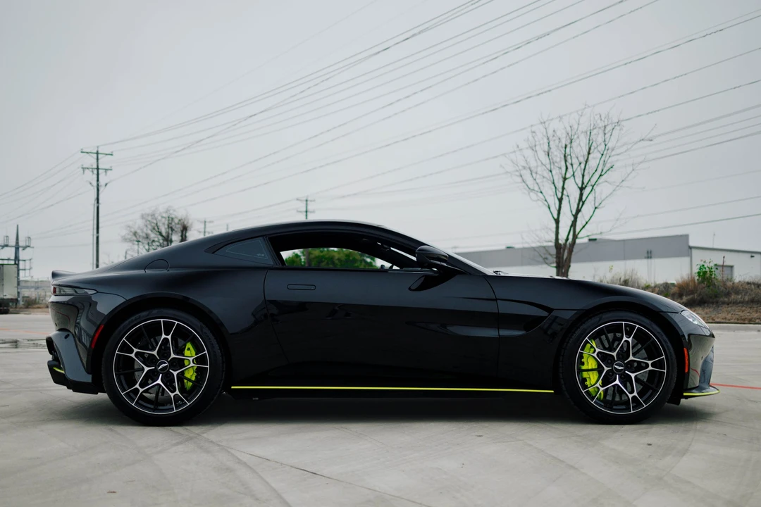 2020 Aston Martin V8 Vantage (2019+) - Image 14 of 31