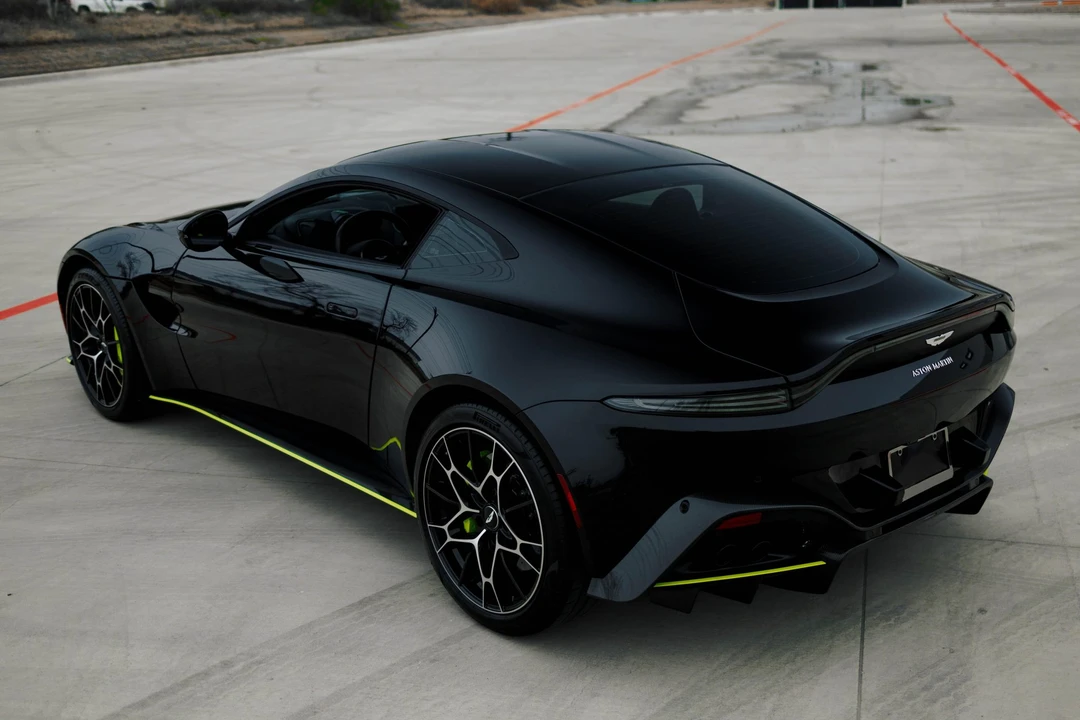 2020 Aston Martin V8 Vantage (2019+) - Image 10 of 31