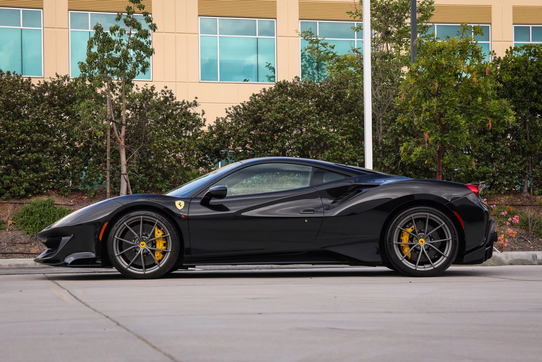 2020 Ferrari 488 Pista - Image 25 of 31