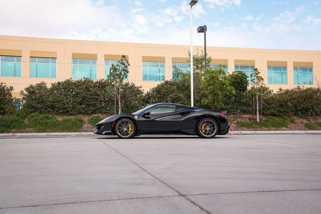 2020 Ferrari 488 Pista - Image 24 of 31
