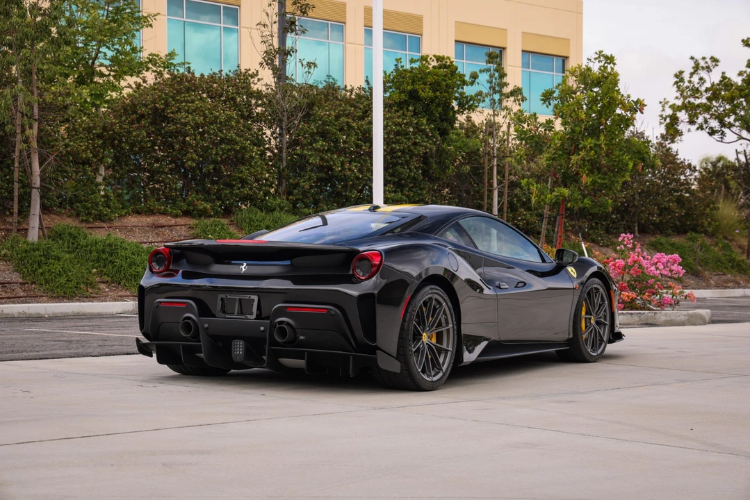 2020 Ferrari 488 Pista - Image 18 of 31