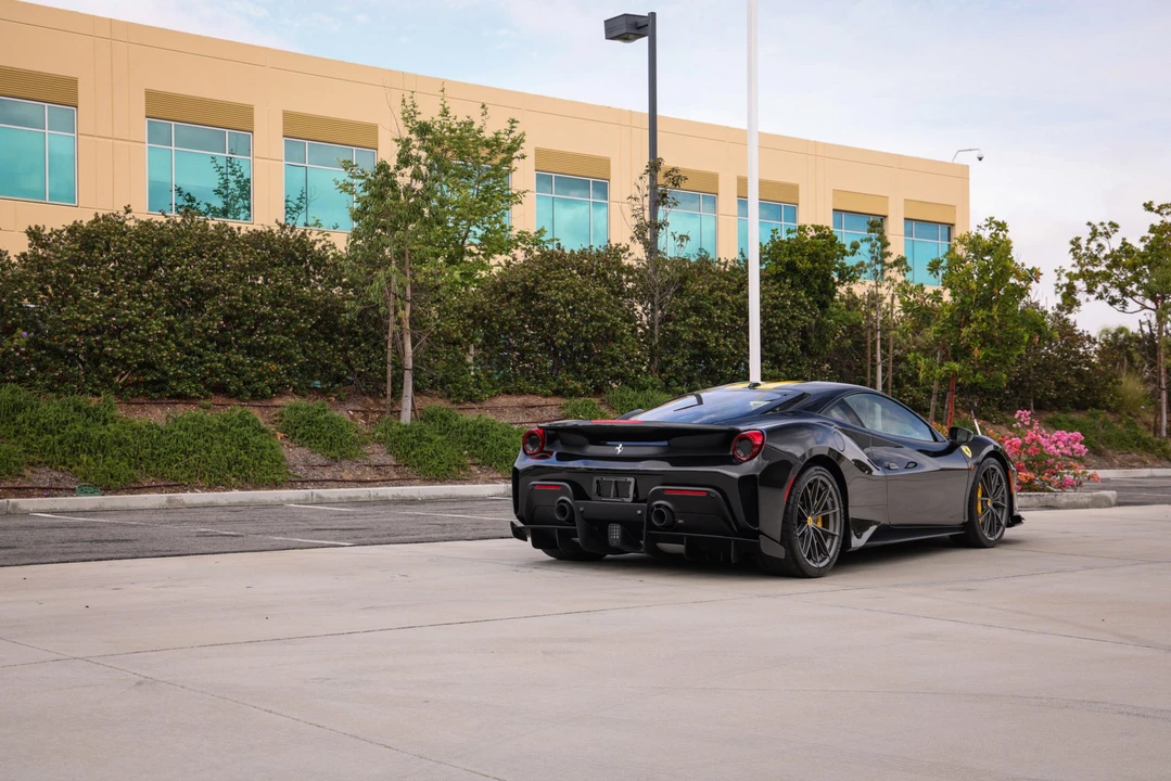 2020 Ferrari 488 Pista - Image 17 of 31