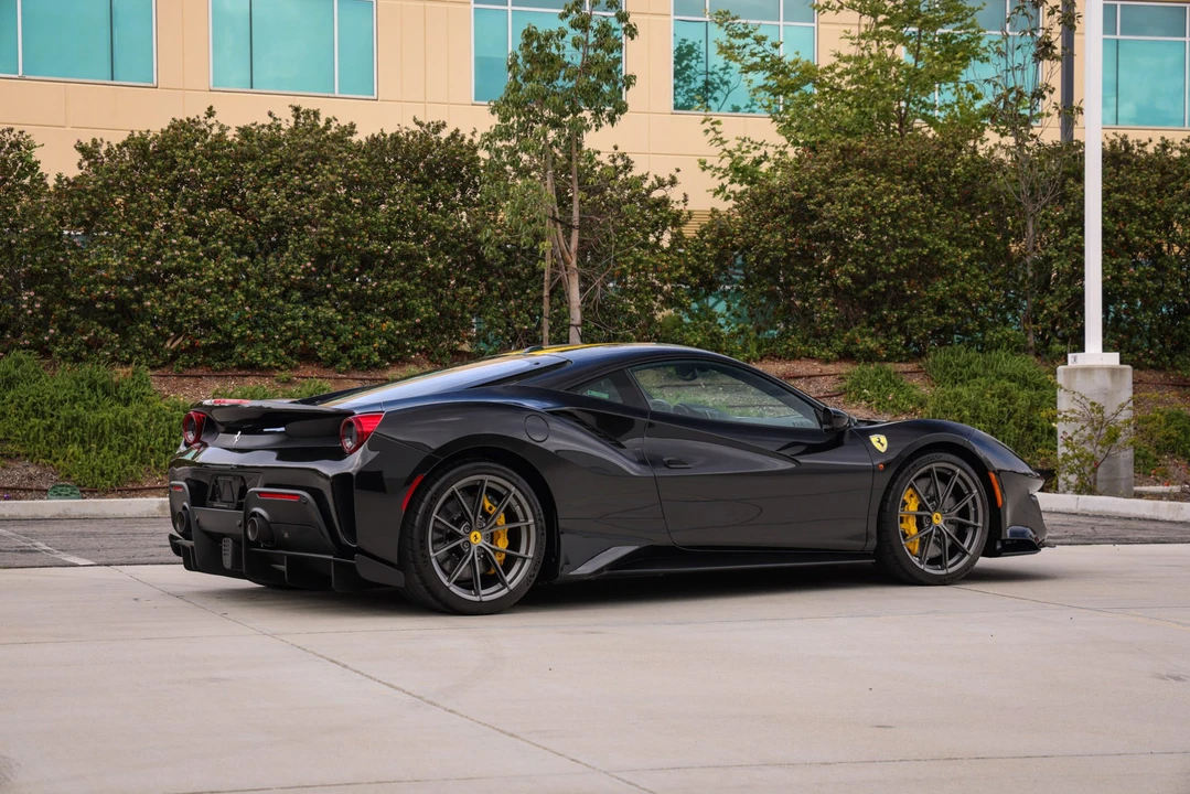 2020 Ferrari 488 Pista - Image 15 of 31