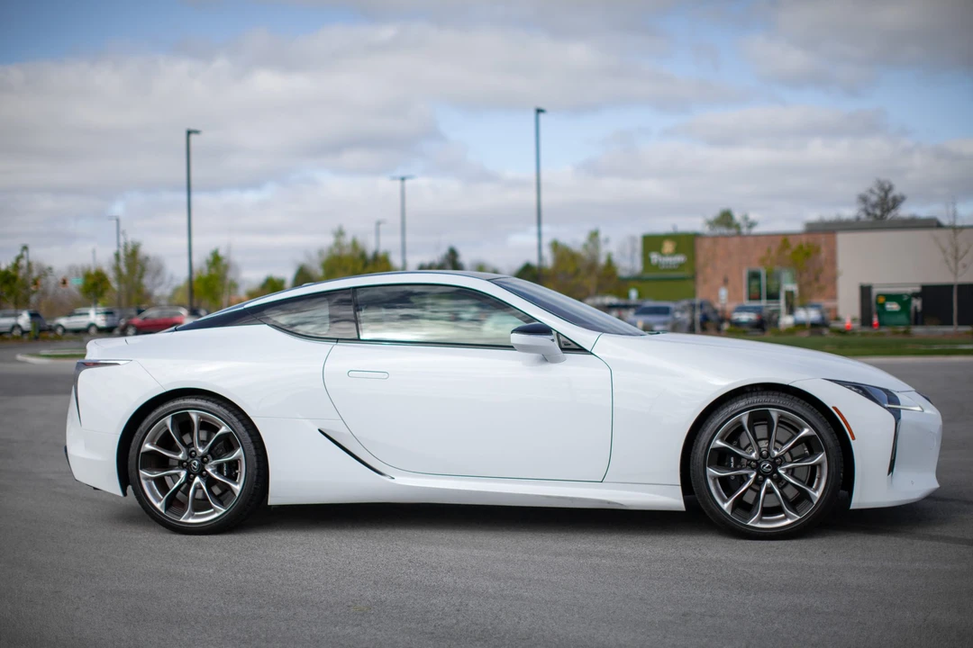 2020 Lexus LC - Image 8 of 31