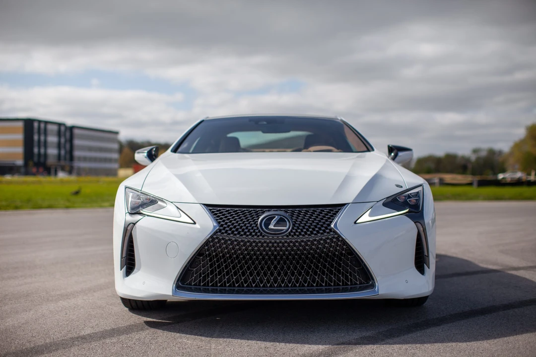 2020 Lexus LC - Image 6 of 31