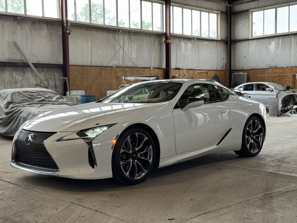 2020 Lexus LC - Image 4 of 31
