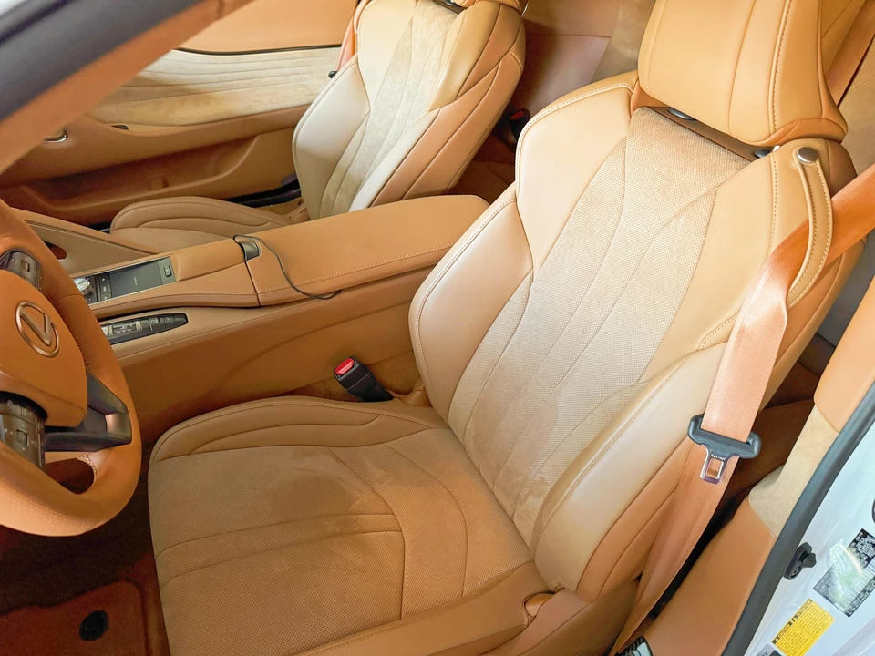 2020 Lexus LC - Image 31 of 31