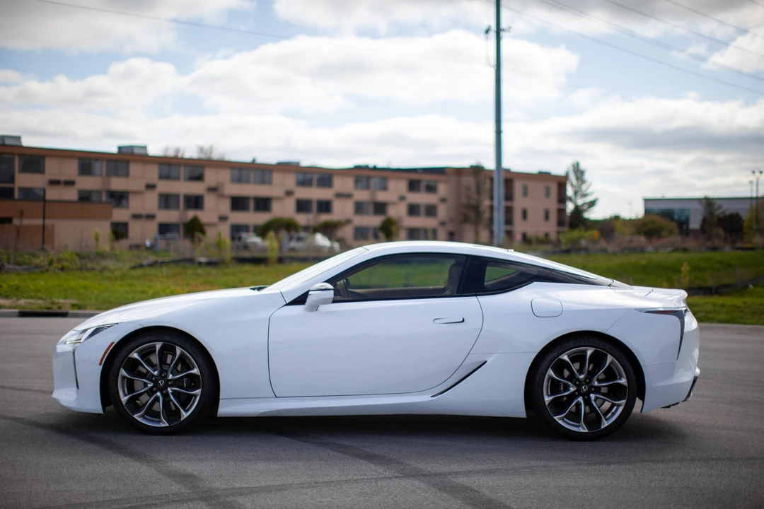 2020 Lexus LC - Image 13 of 31
