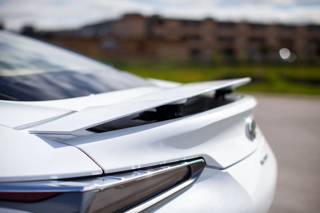 2020 Lexus LC - Image 20 of 31