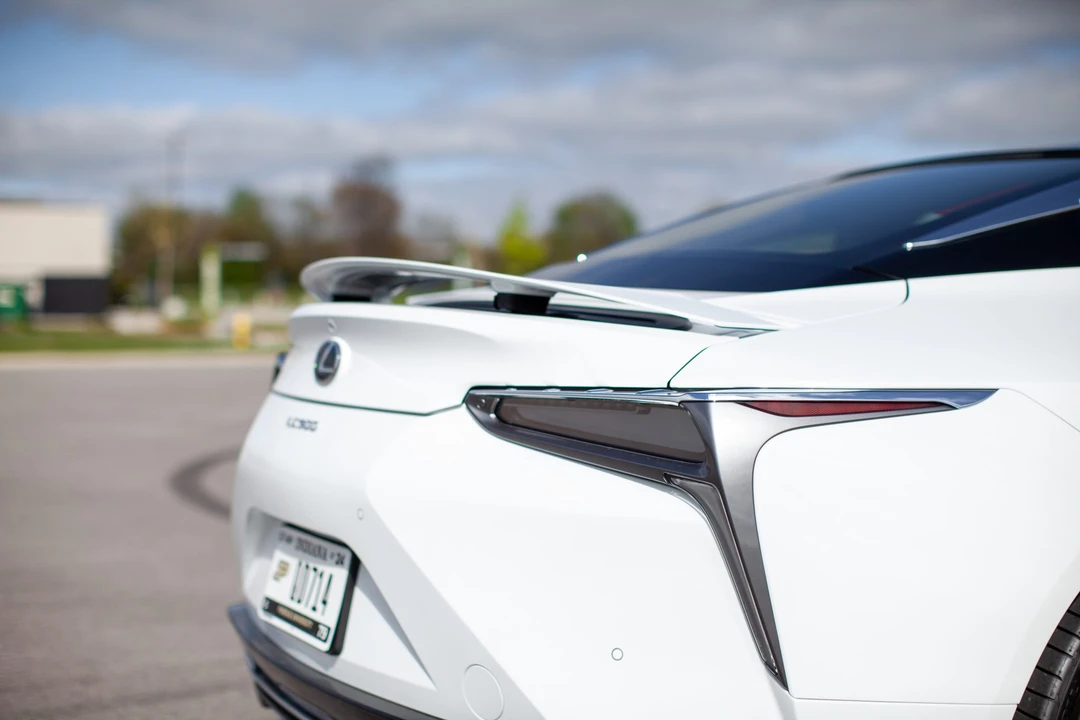2020 Lexus LC - Image 19 of 31