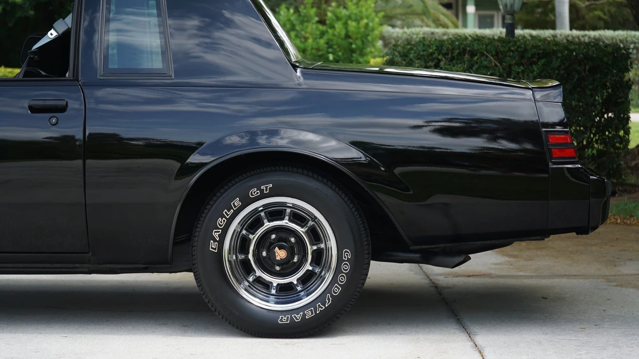 1987 Buick Grand National - Image 29 of 31