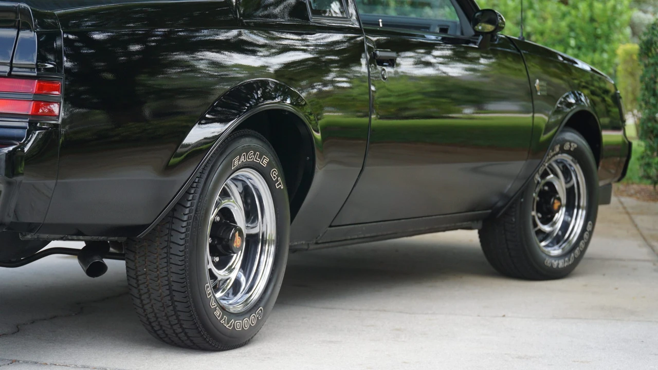 1987 Buick Grand National - Image 27 of 31