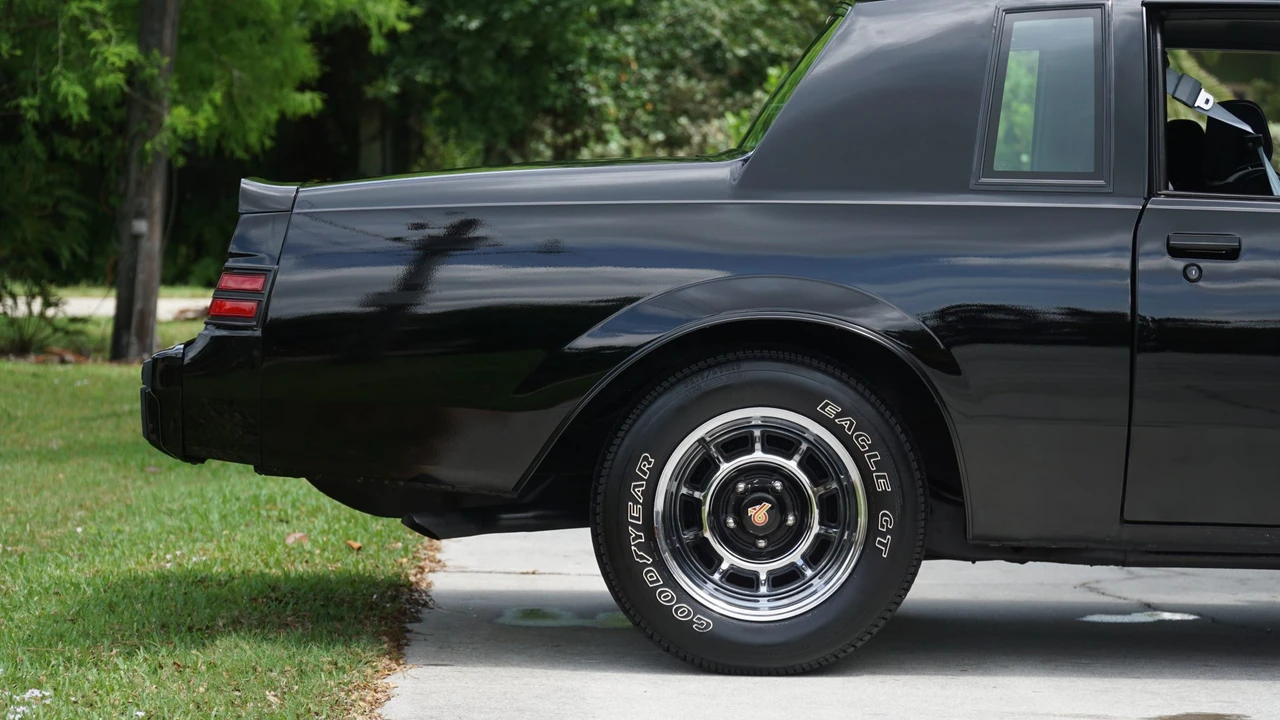 1987 Buick Grand National - Image 30 of 31