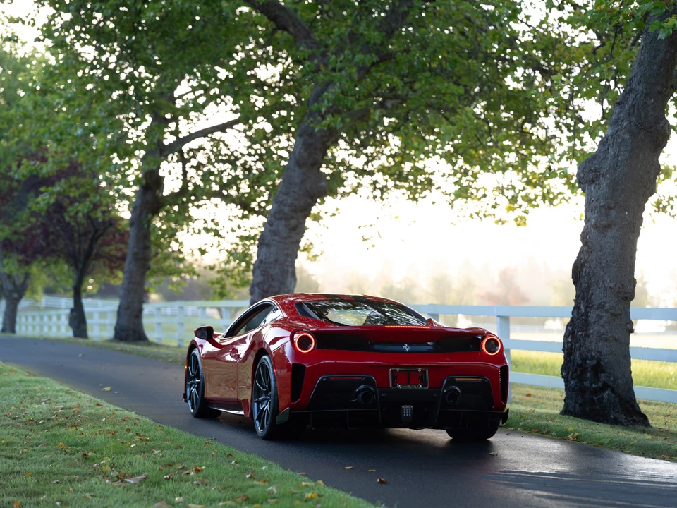 2020 Ferrari 488 Pista - Image 17 of 31