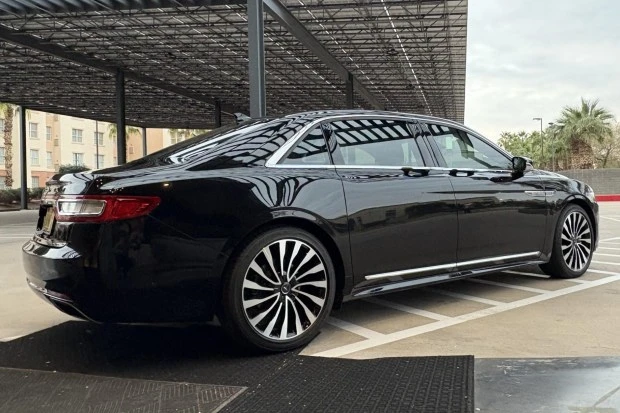 2020 Lincoln Continental 10th Gen - Image 2 of 7