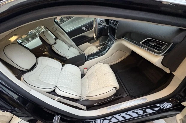 2020 Lincoln Continental 10th Gen - Image 4 of 7