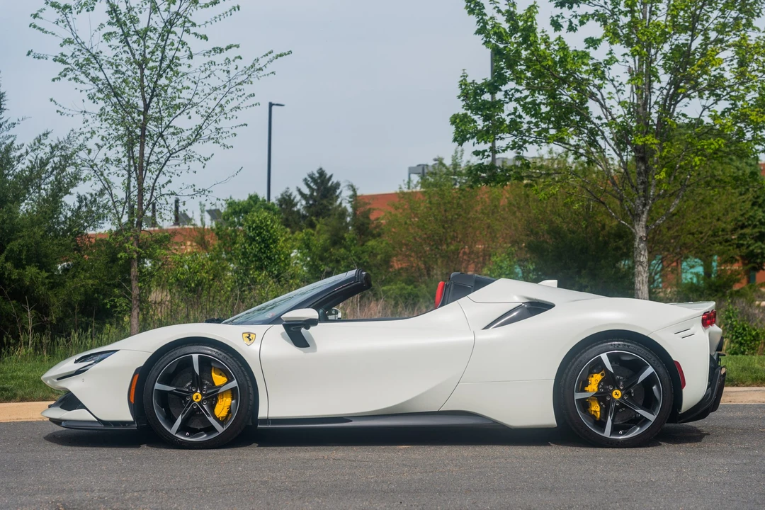 2023 Ferrari SF90 Spider - Image 9 of 31