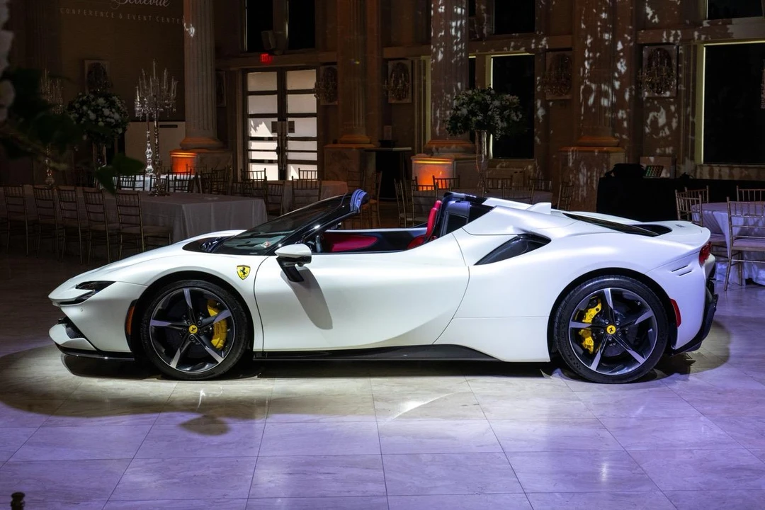 2023 Ferrari SF90 Spider - Image 17 of 31