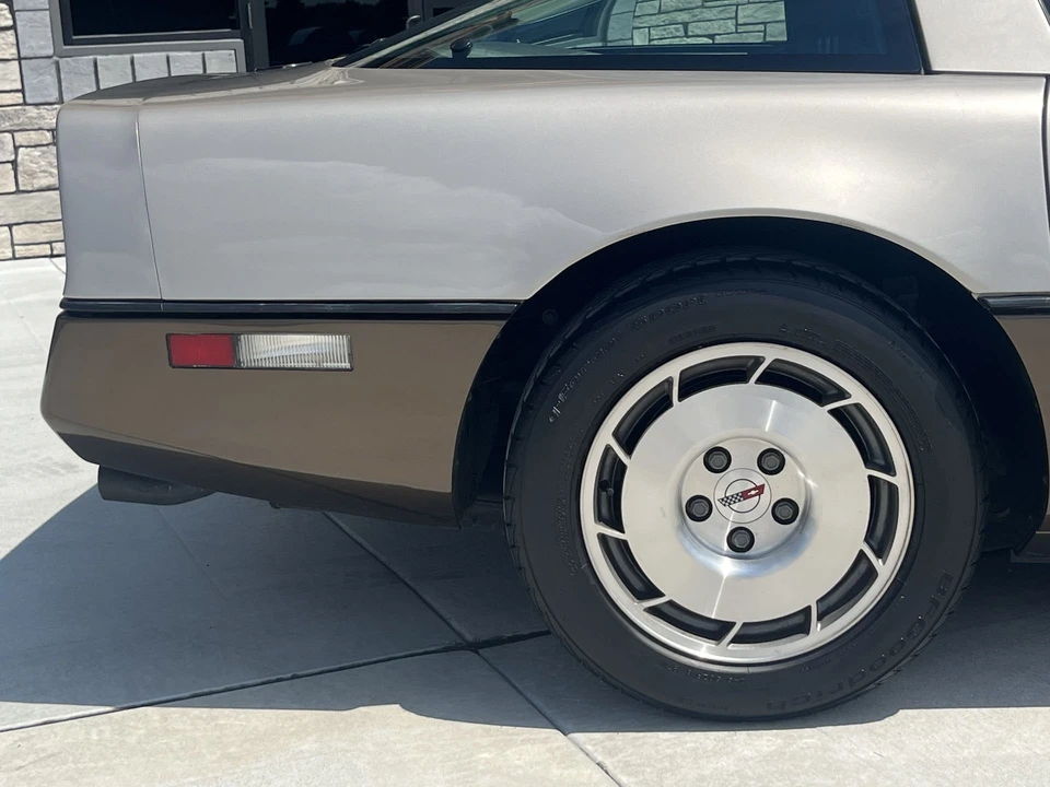 1986 Chevrolet Corvette C4 - Image 15 of 31